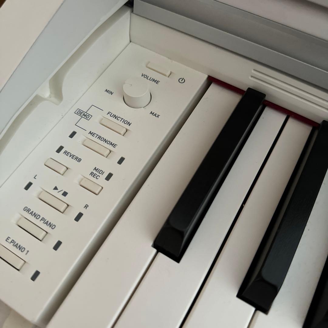 CASIO 電子ピアノ　ホワイト