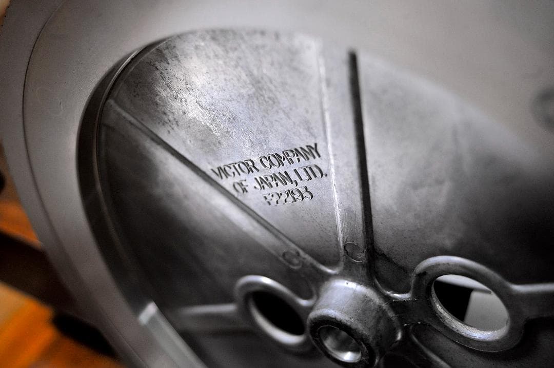 ★VICTOR　DD PLAYER　TT-71　大型重力級プレーヤーをもつ　♪