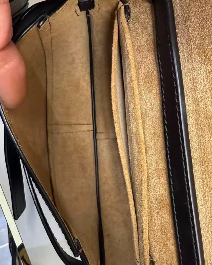 LOEWE 黒いレザーショルダーバッグ~~