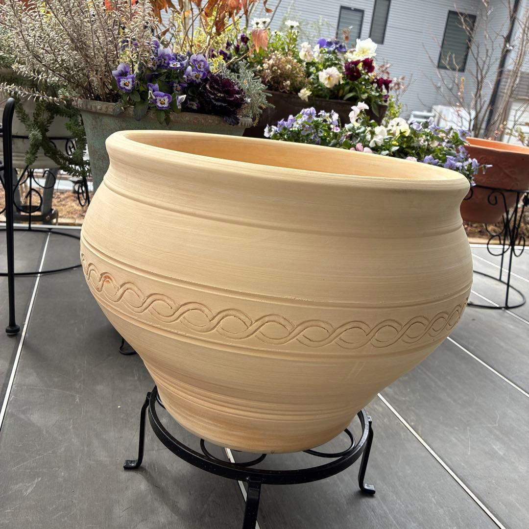 テラコッタ製壺型大型植木鉢 素焼き植木鉢波模様