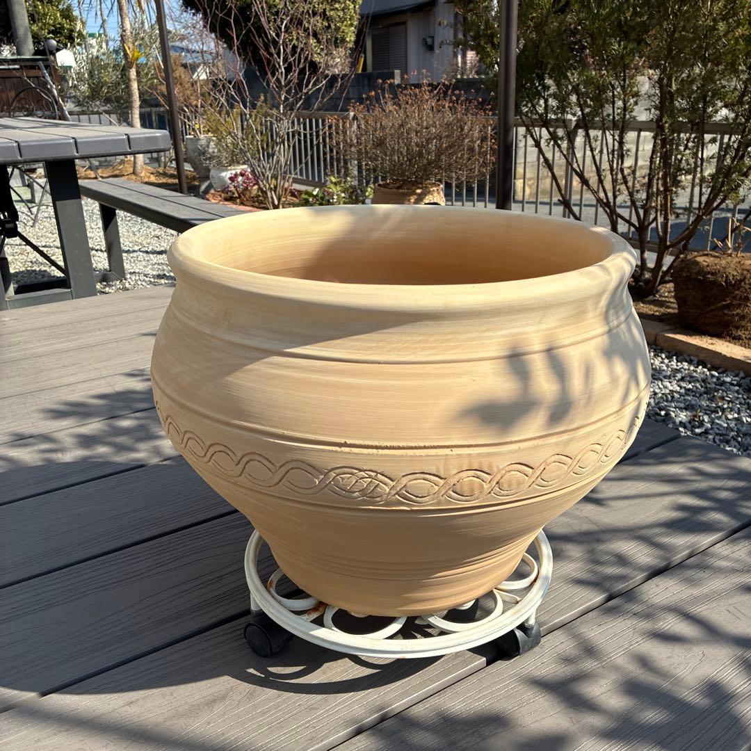 テラコッタ製壺型大型植木鉢 素焼き植木鉢波模様