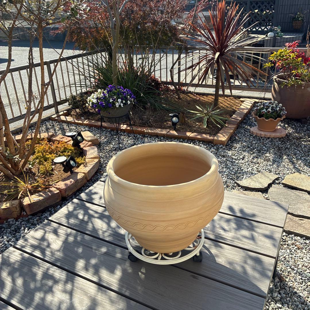テラコッタ製壺型大型植木鉢 素焼き植木鉢波模様