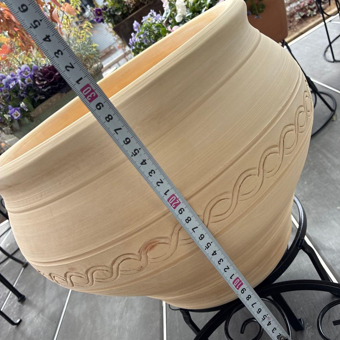 テラコッタ製壺型大型植木鉢 素焼き植木鉢波模様