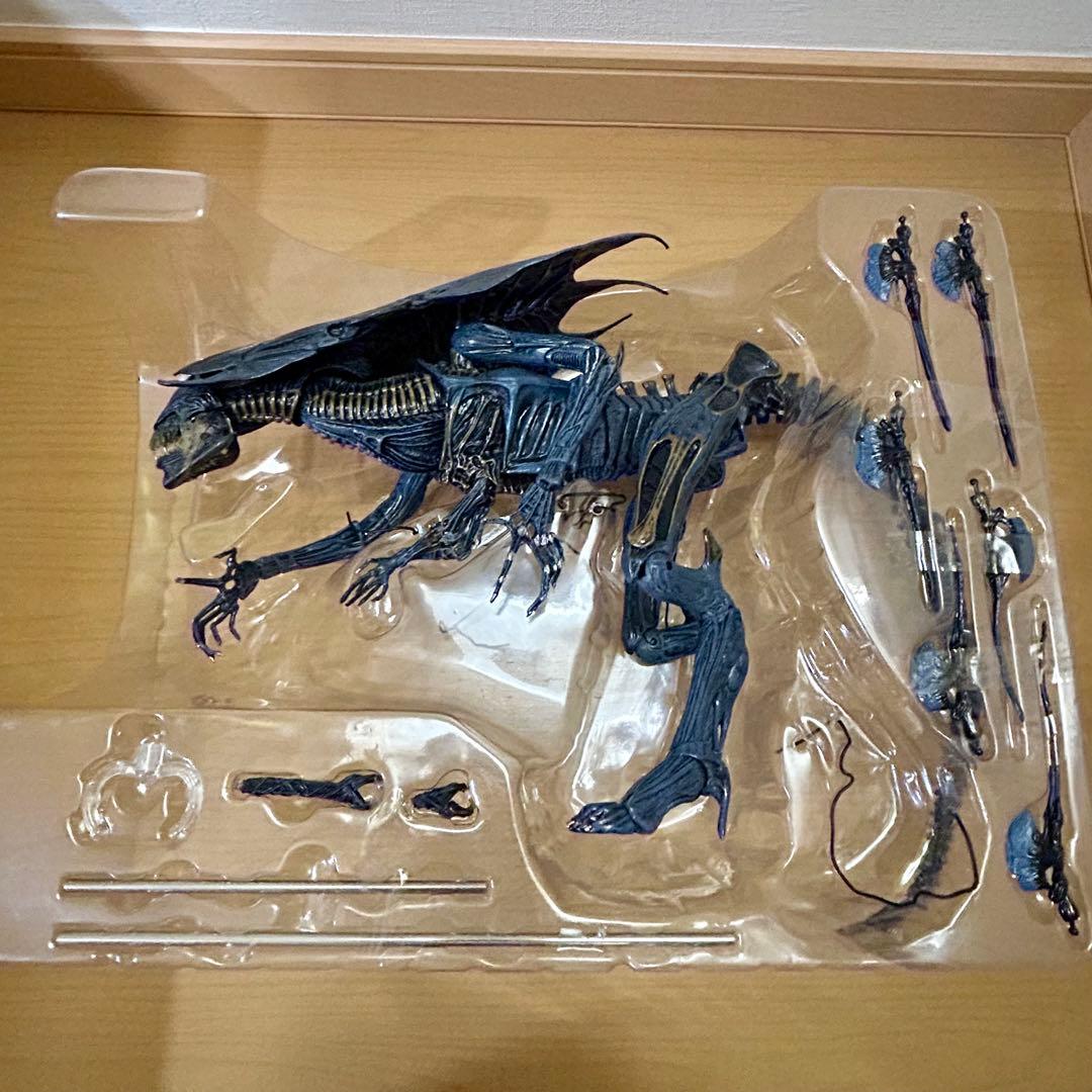 NECA ネカ エイリアンクイーン アクションフィギュア