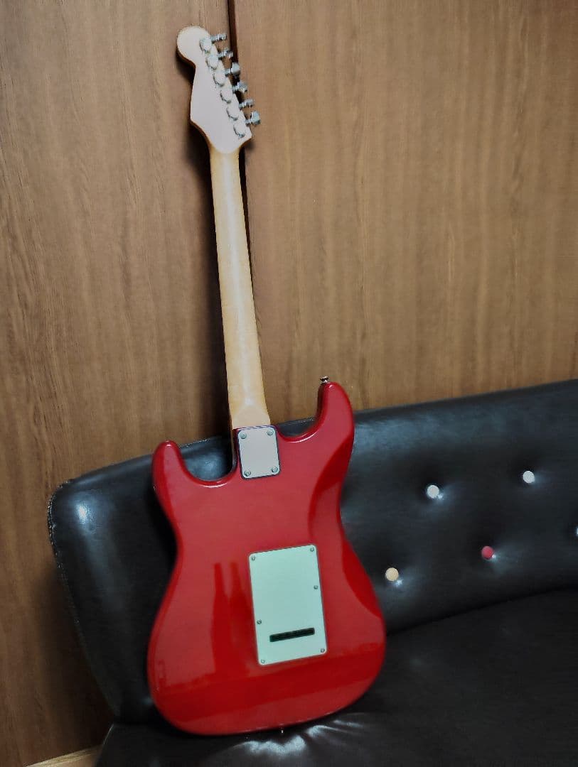 Legend レッド エレキギター ストラトキャスタータイプ