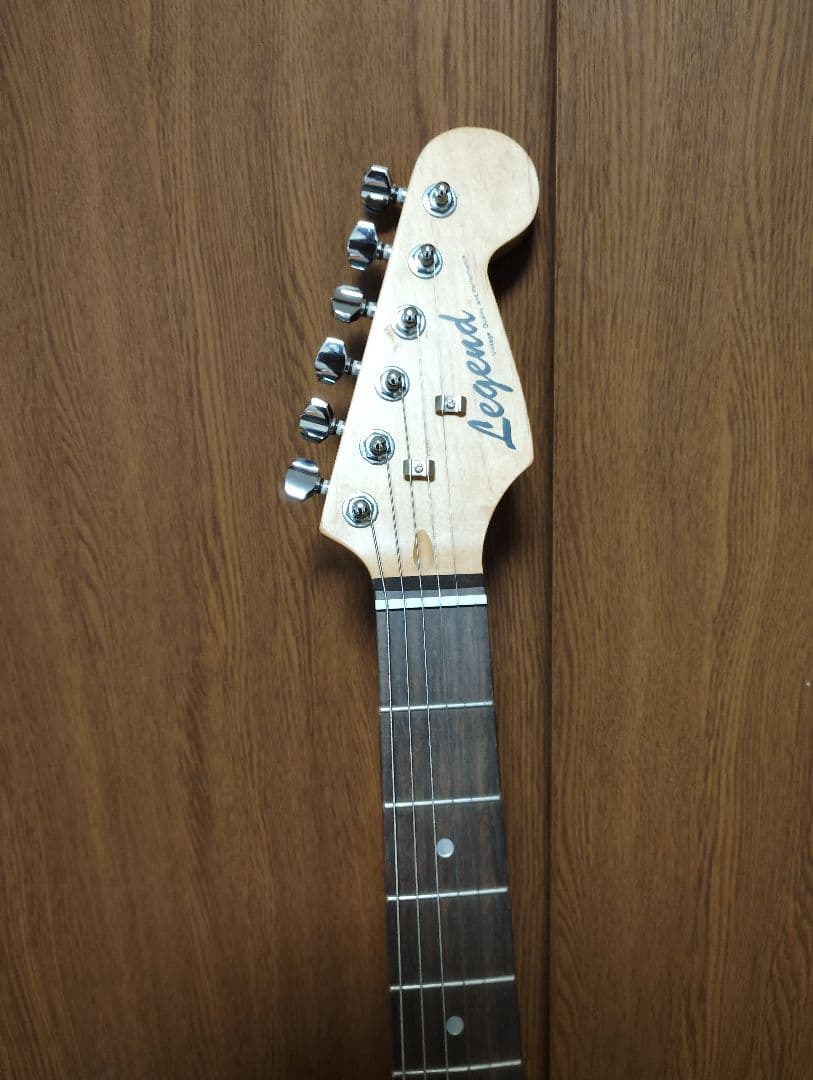 Legend レッド エレキギター ストラトキャスタータイプ