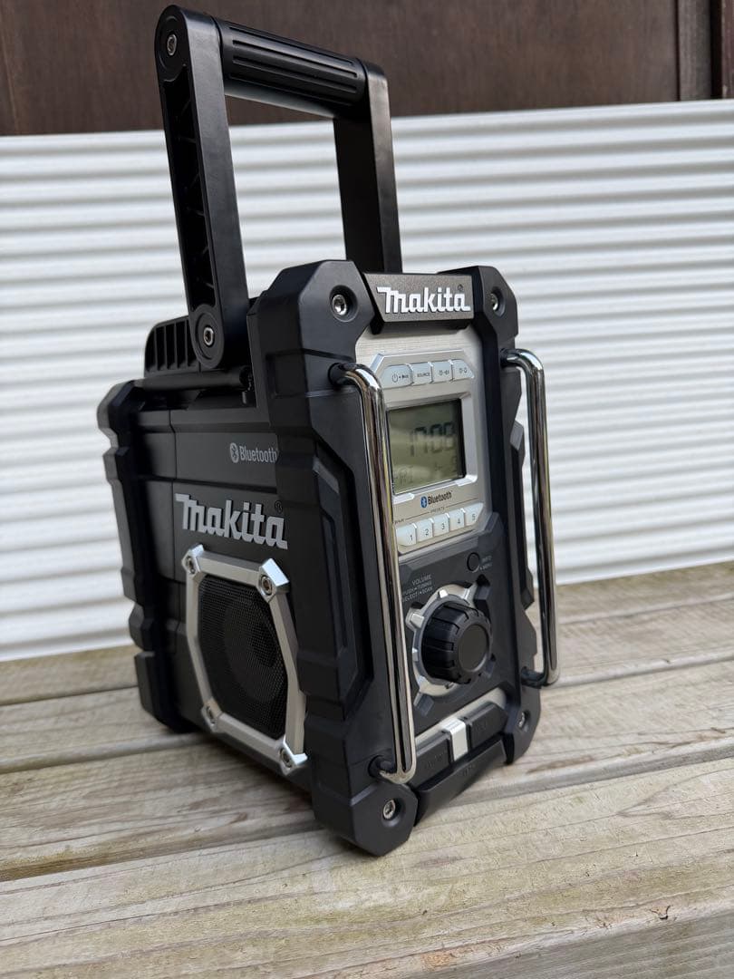Makita Bluetoothラジオ　MR108