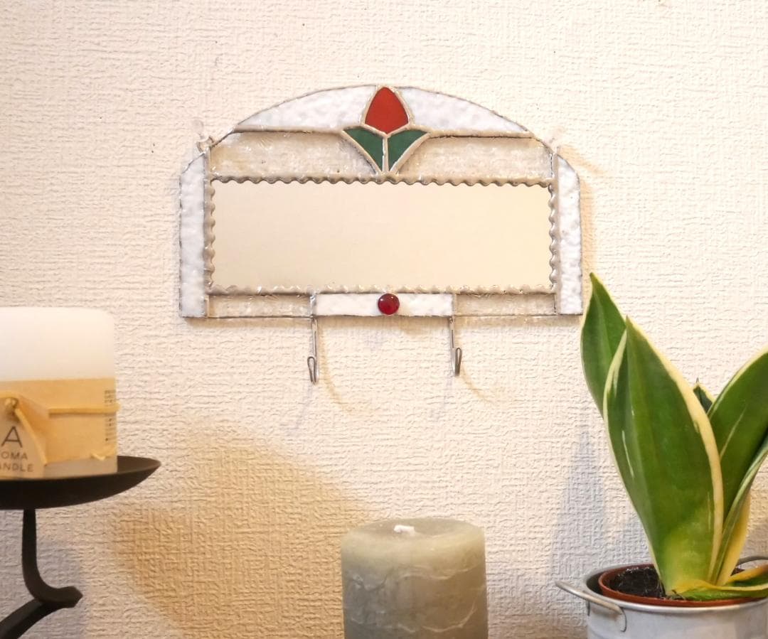 *✴︎:.。 ステンドグラスのミラー 　*ウォールフック付き*