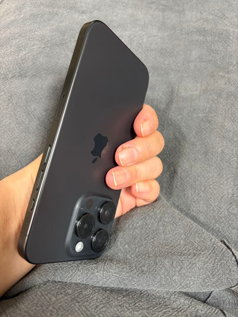 Apple iPhone 15 Pro 本体256GB