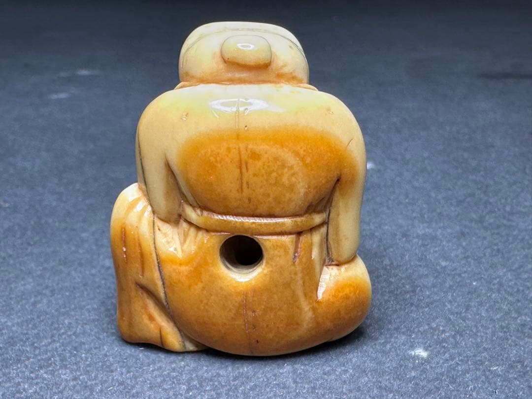 極上　根付　天然素材　アンティーク　骨董　飾り物　古美術品　 置物　細密細工