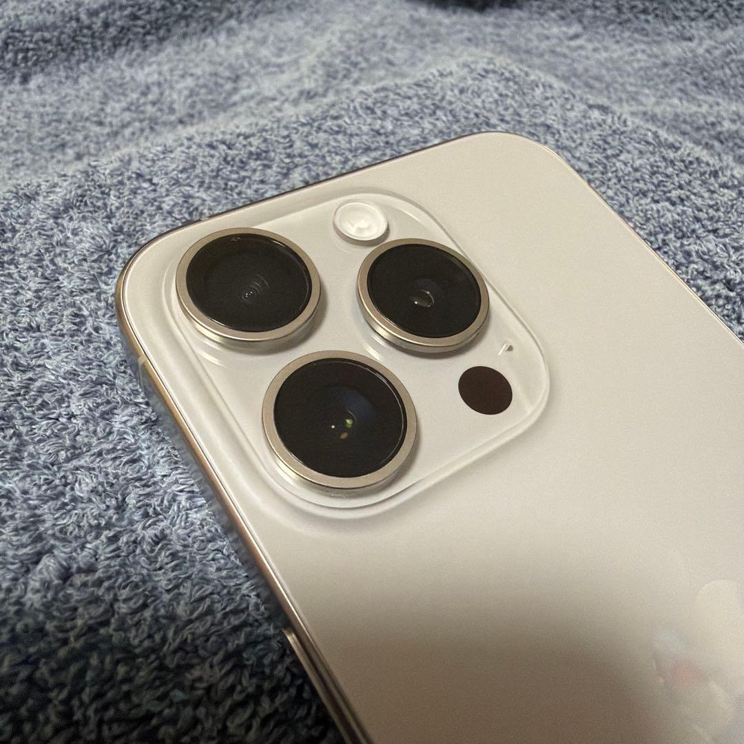 【美品】iPhone 15pro 128GB SIMフリーおまけ付き