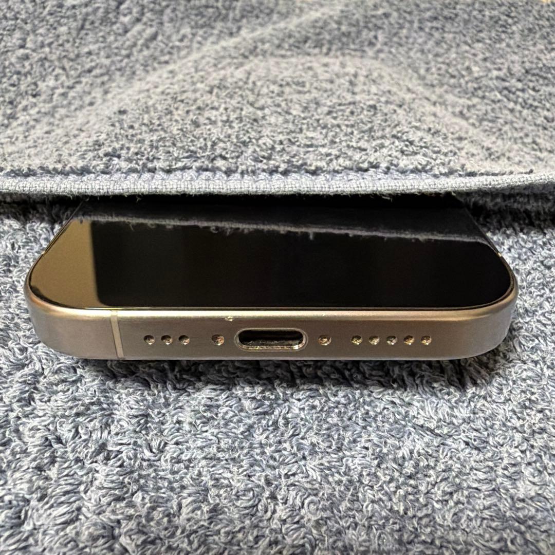 【美品】iPhone 15pro 128GB SIMフリーおまけ付き