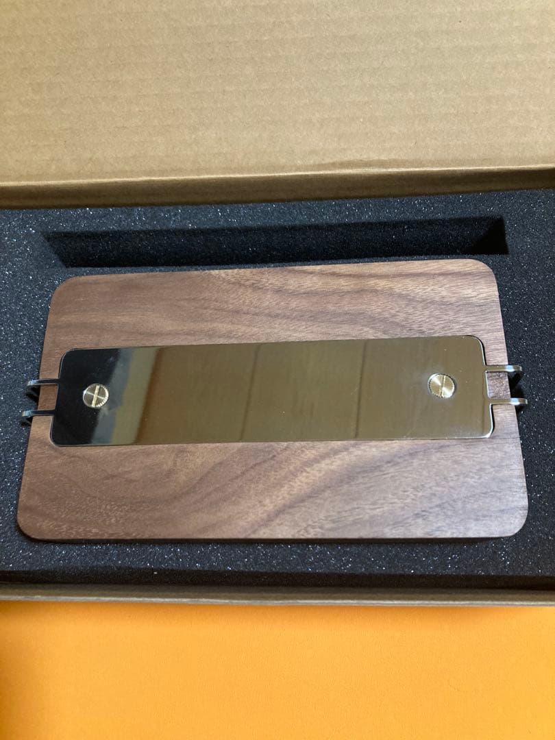 新品 ティッシュホルダー 黒胡桃 ブラックウォールナット 三大銘木 メタル　机