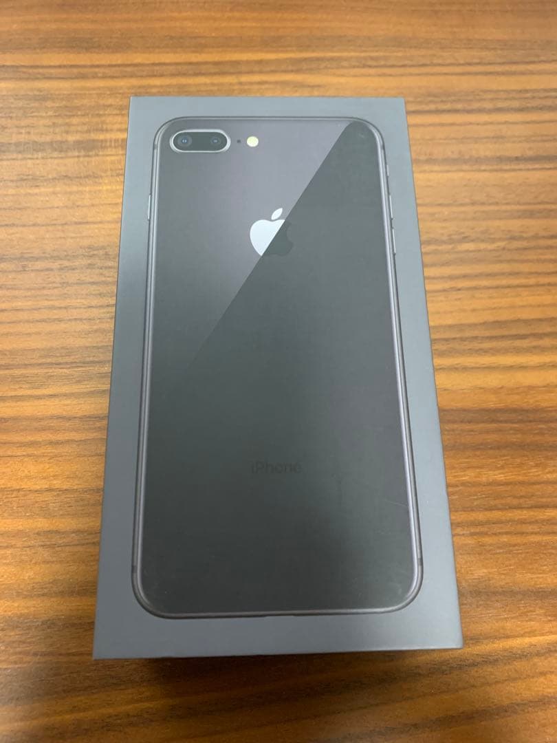 Apple iPhone 8 Plus スペースグレー 箱付き　SIMフリー