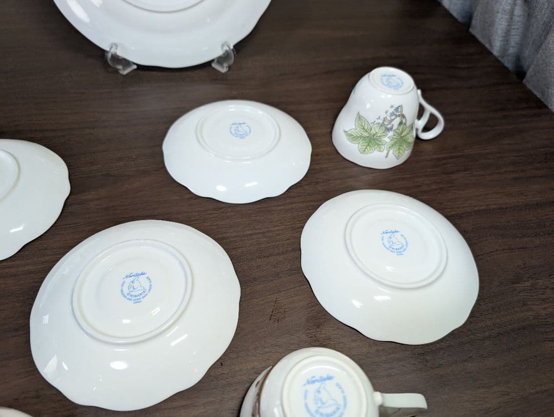 ノリタケ　トトロ プレート1枚　カップ＆ソーサ4客　noritake 1客カケ有