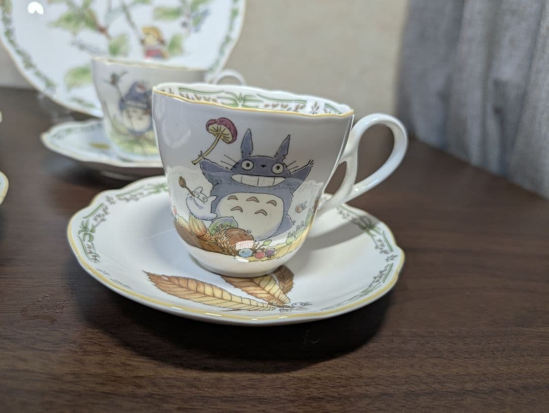 ノリタケ　トトロ プレート1枚　カップ＆ソーサ4客　noritake 1客カケ有