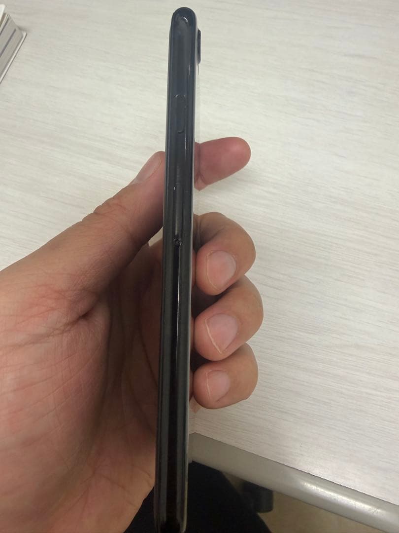 Apple iPhone7 ブラック128GB 本体のみ　SIMフリー