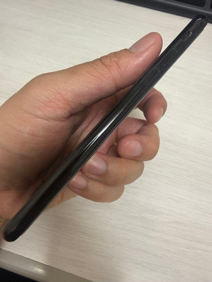 Apple iPhone7 ブラック128GB 本体のみ　SIMフリー