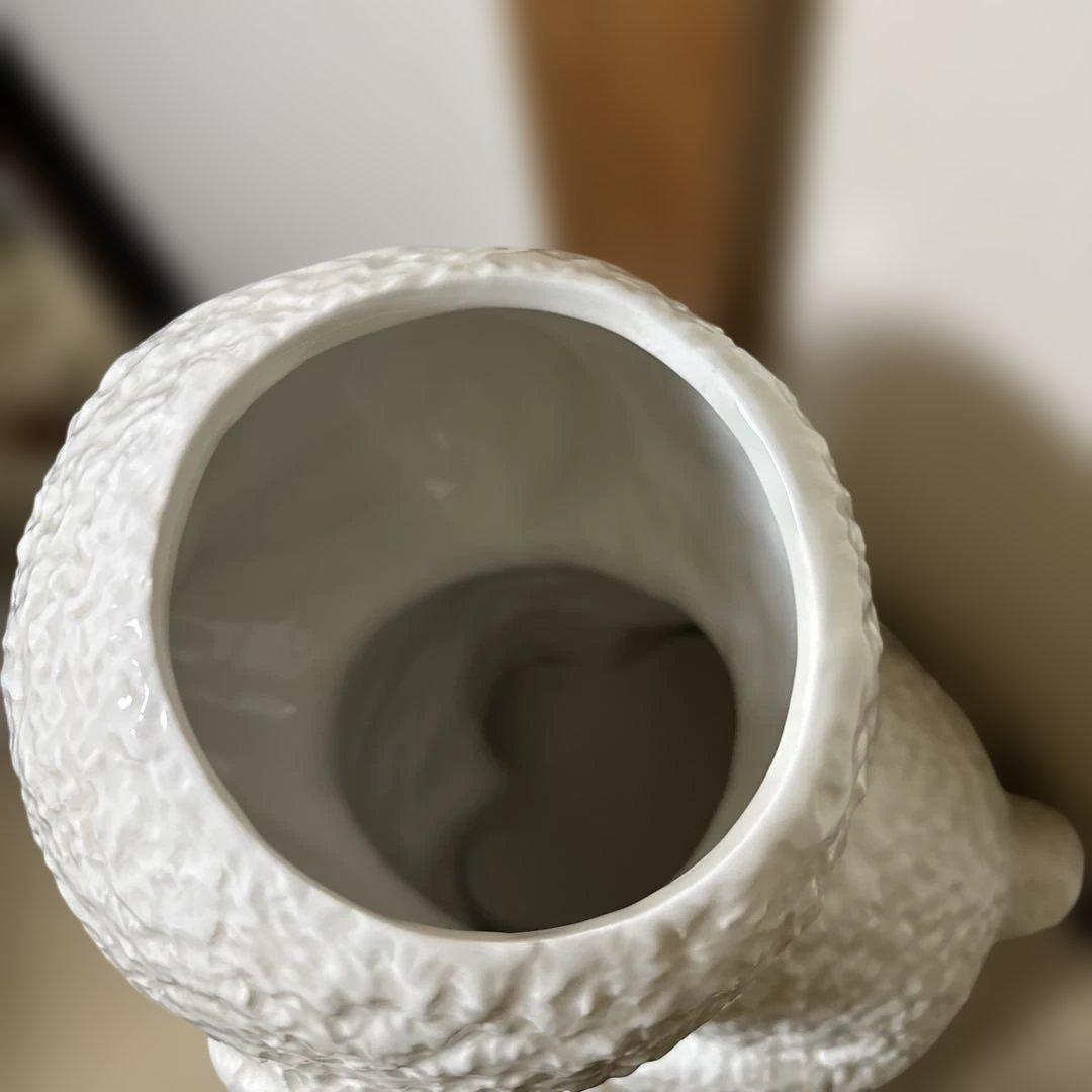 期間限定出品　ホワイトプードル陶器製　花瓶