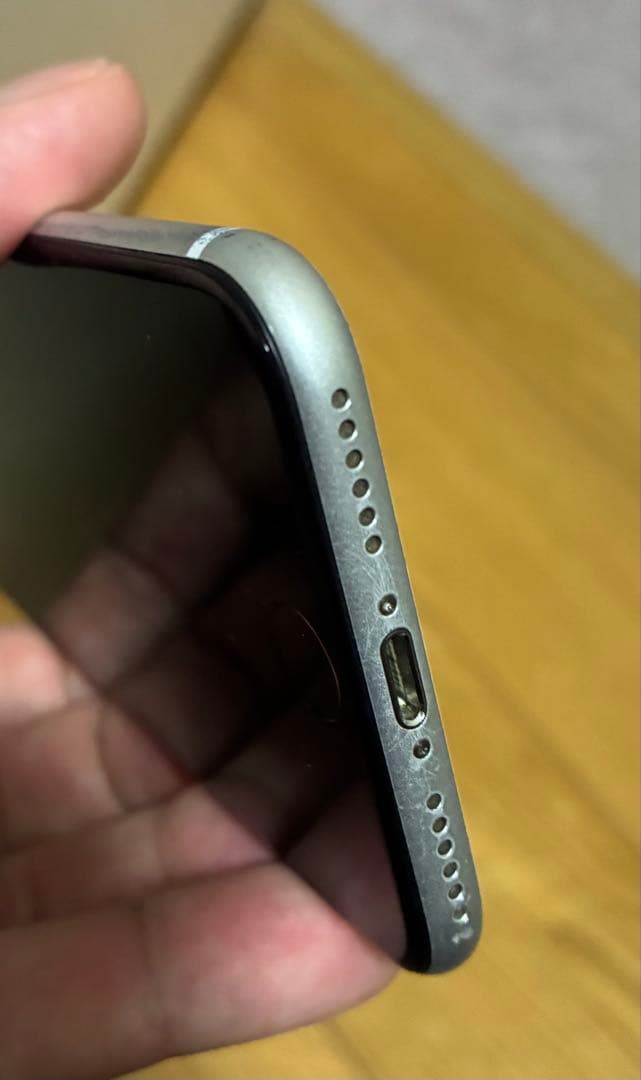 Apple iPhone SE ホワイト 128GB 本体