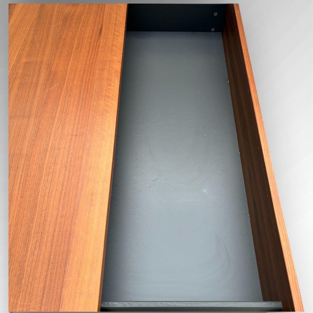 美品　BoConcept サイドボード 北欧　モダン　２枚扉　引き出し