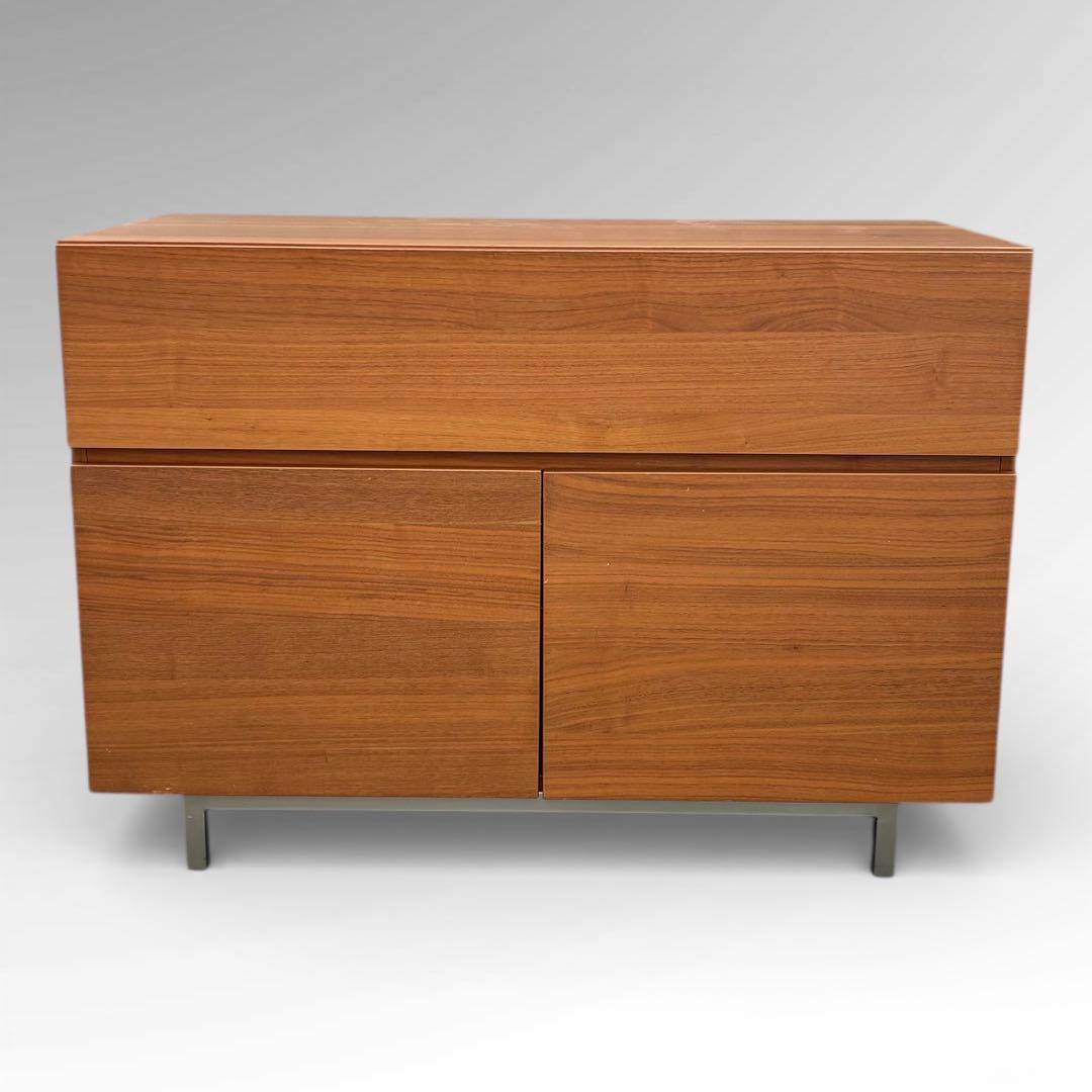 美品　BoConcept サイドボード 北欧　モダン　２枚扉　引き出し