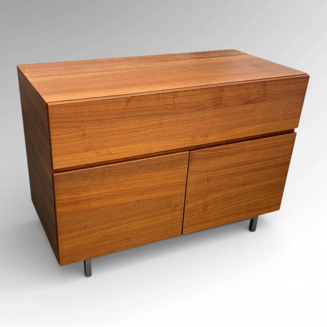 美品　BoConcept サイドボード 北欧　モダン　２枚扉　引き出し