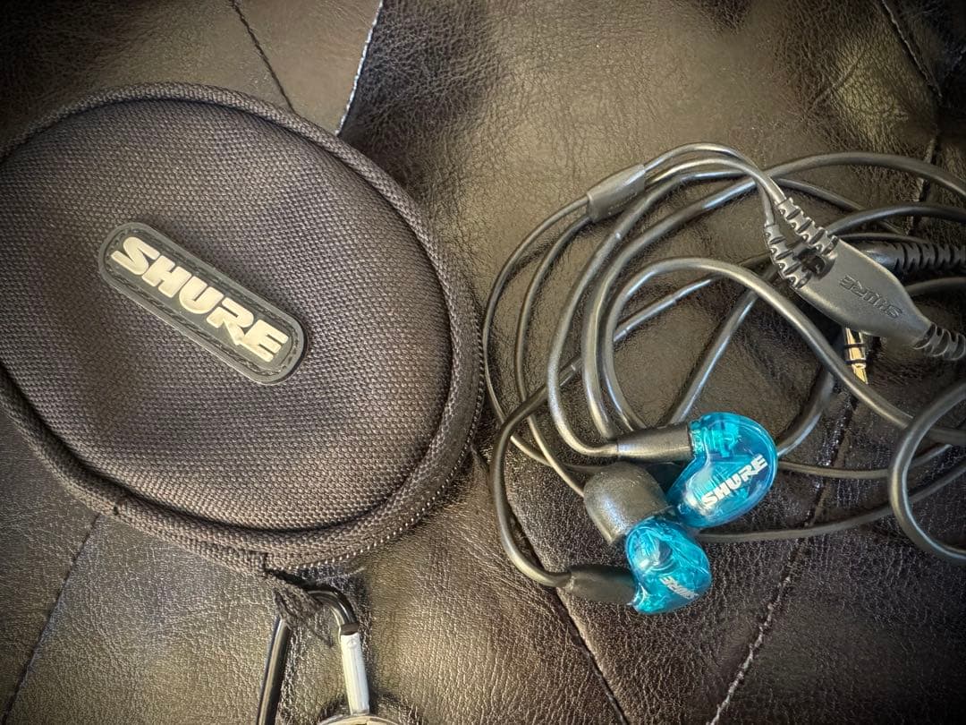 【美品】SHURE ブルー 有線イヤホン 収納ケース付き