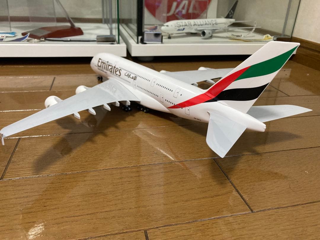 エミレーツ航空A380 200/1スケール
