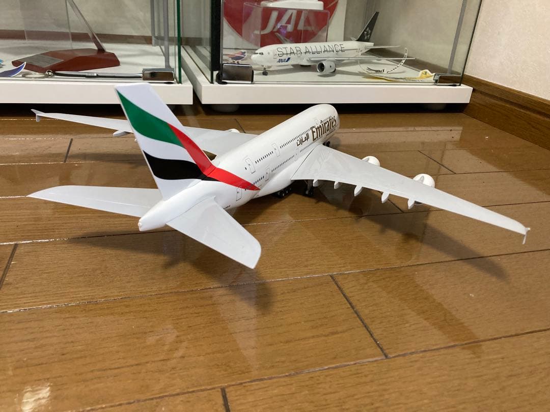 エミレーツ航空A380 200/1スケール