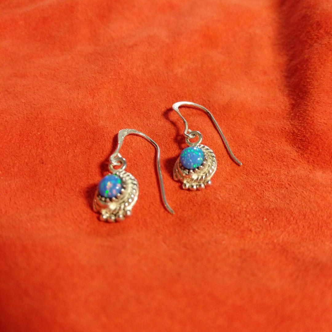 インディアンジュエリー　ハンドメイド製　オパール　silverピアス