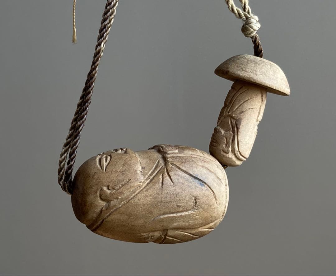 【からくり笑い仏 民衆仏 木彫根付け 約2〜4㎝ 明治後期〜頃】帯飾りお守り仏像