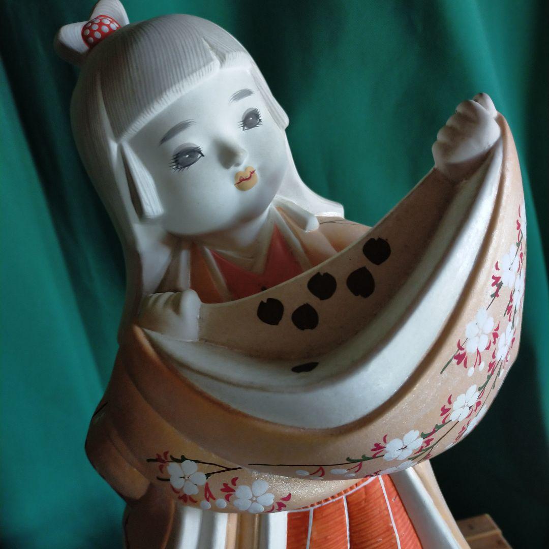 可愛らしい女の子・博多人形