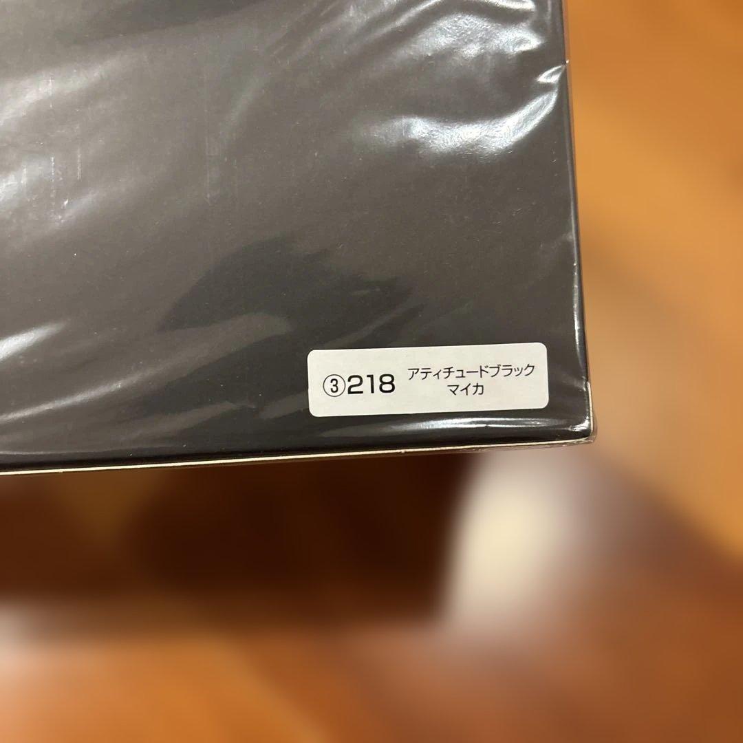 新型　トヨタ bZ4X ミニカー 1/30 カラーサンプル