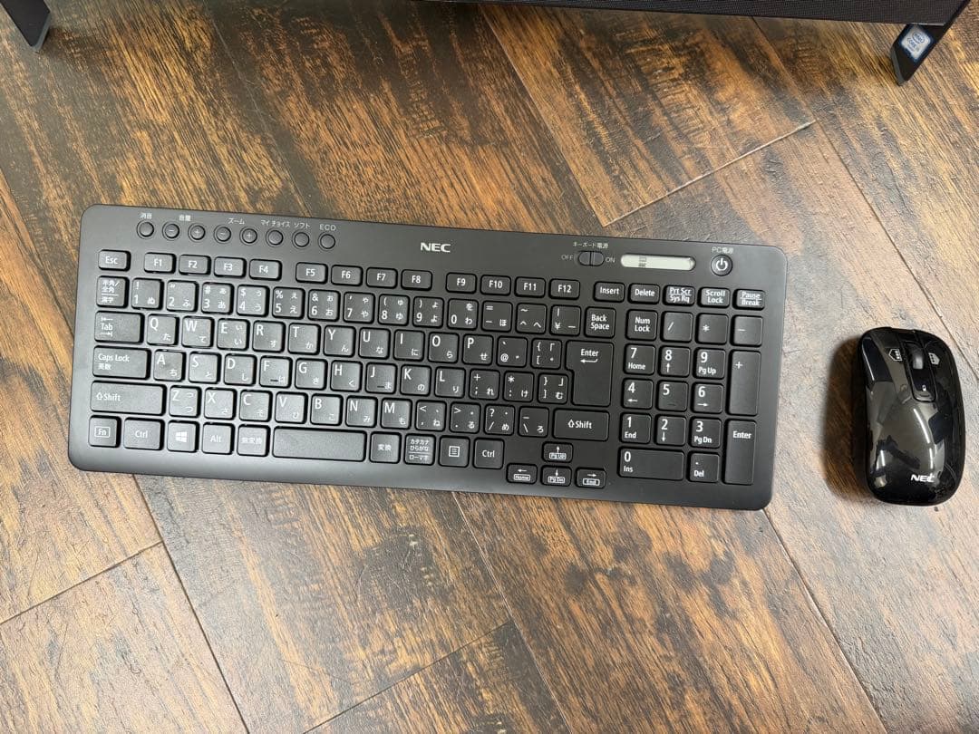 ★win11搭載！！　到着後すぐ使える　NEC一体型PC