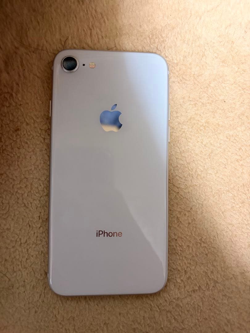 Apple iPhone 8 64GB シルバー【値段交渉有】