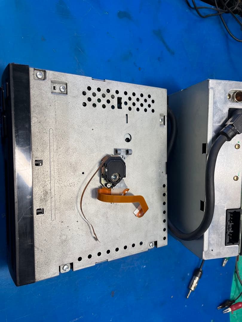 24ボルトクラリオンCDデッキ