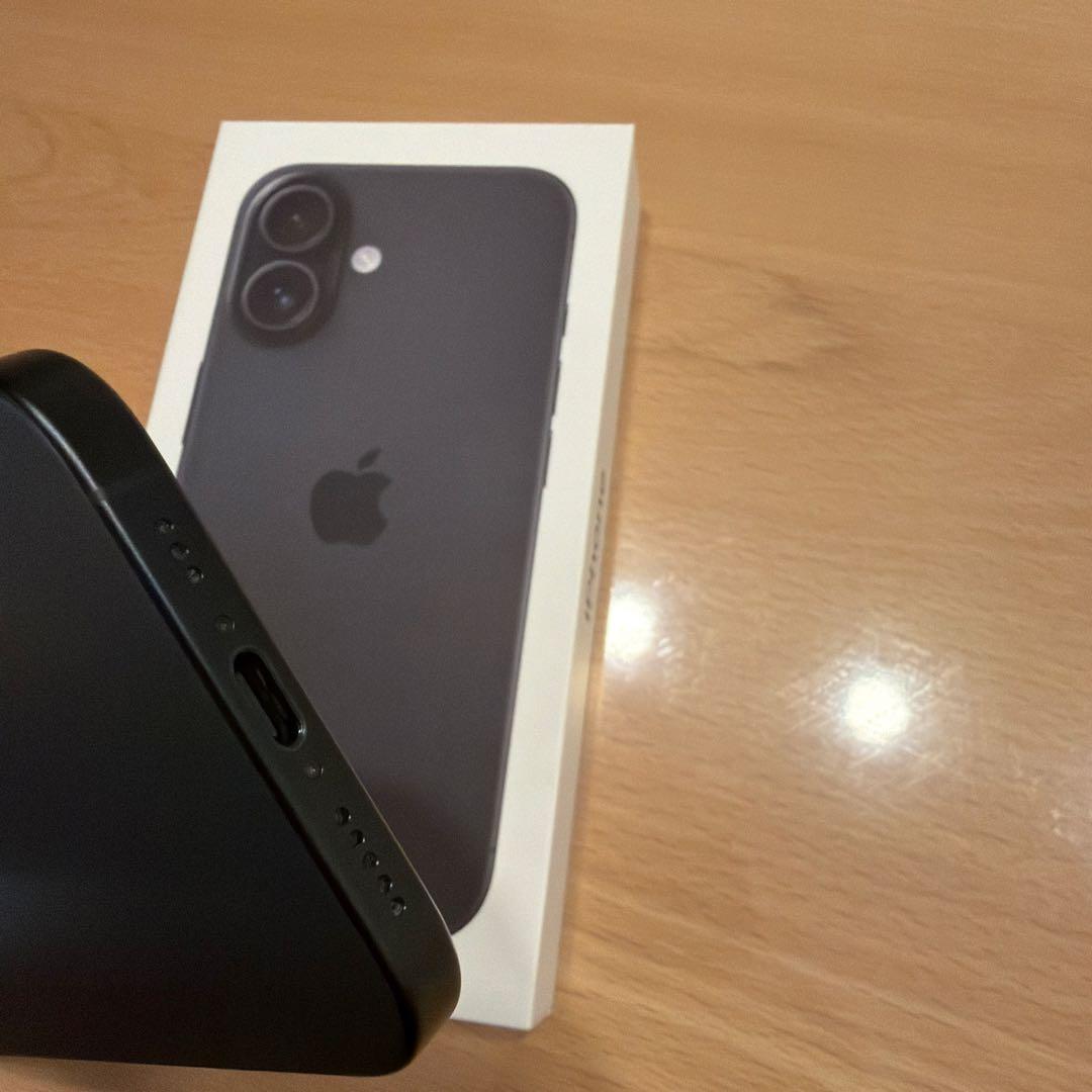 iPhone 16 ブラック 本体 元箱付き 美品