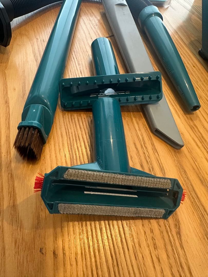 Makita マキタ　充電式クリーナー　CL184DZ