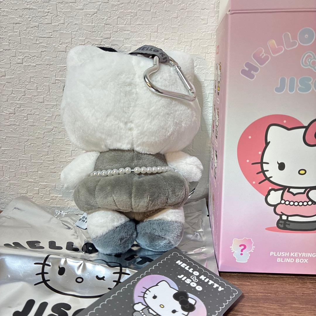 韓国 HELLO KITTY × JISOO PLUSH キーリング グレー