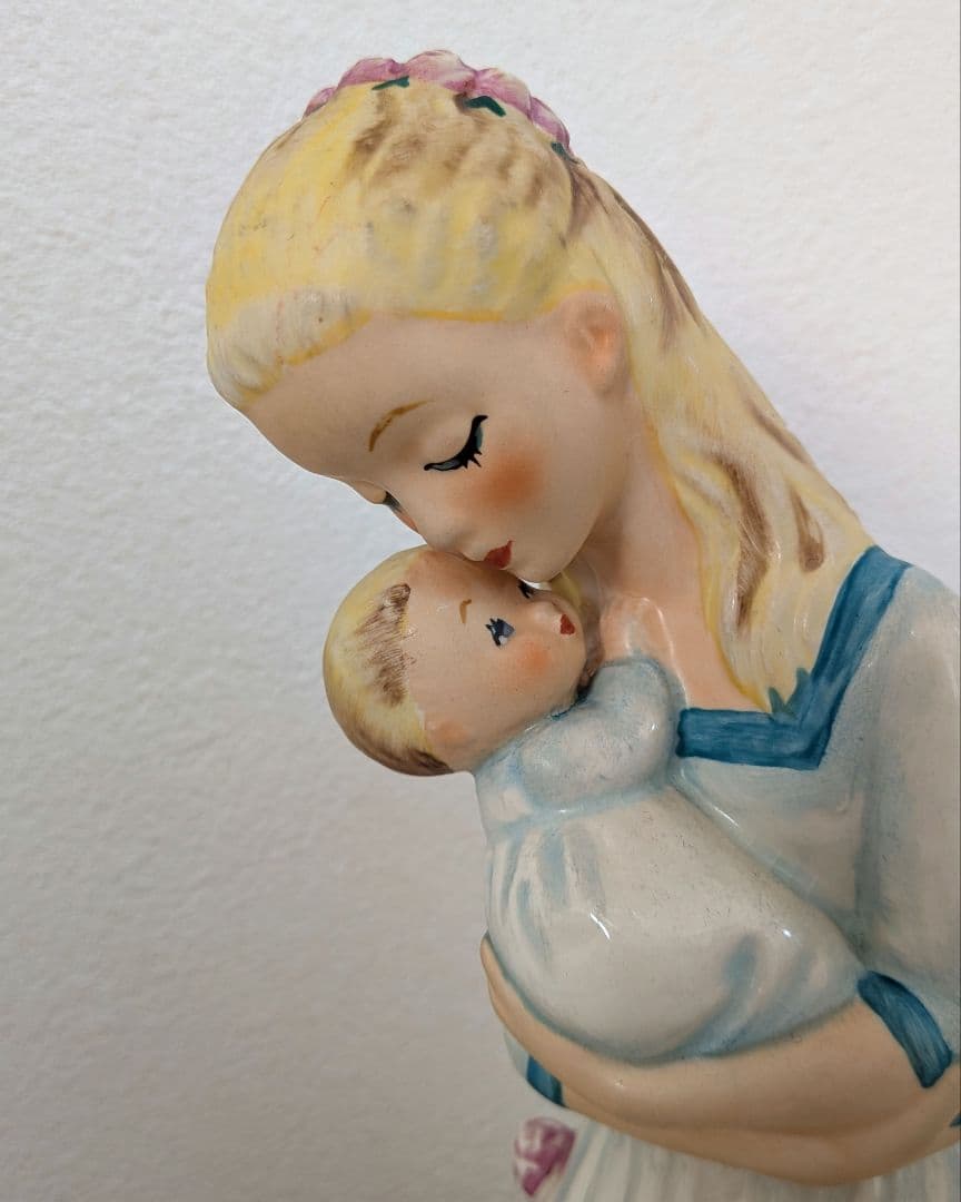 ビンテージ ゲーベル社 フンメル人形　子を抱きしめる母