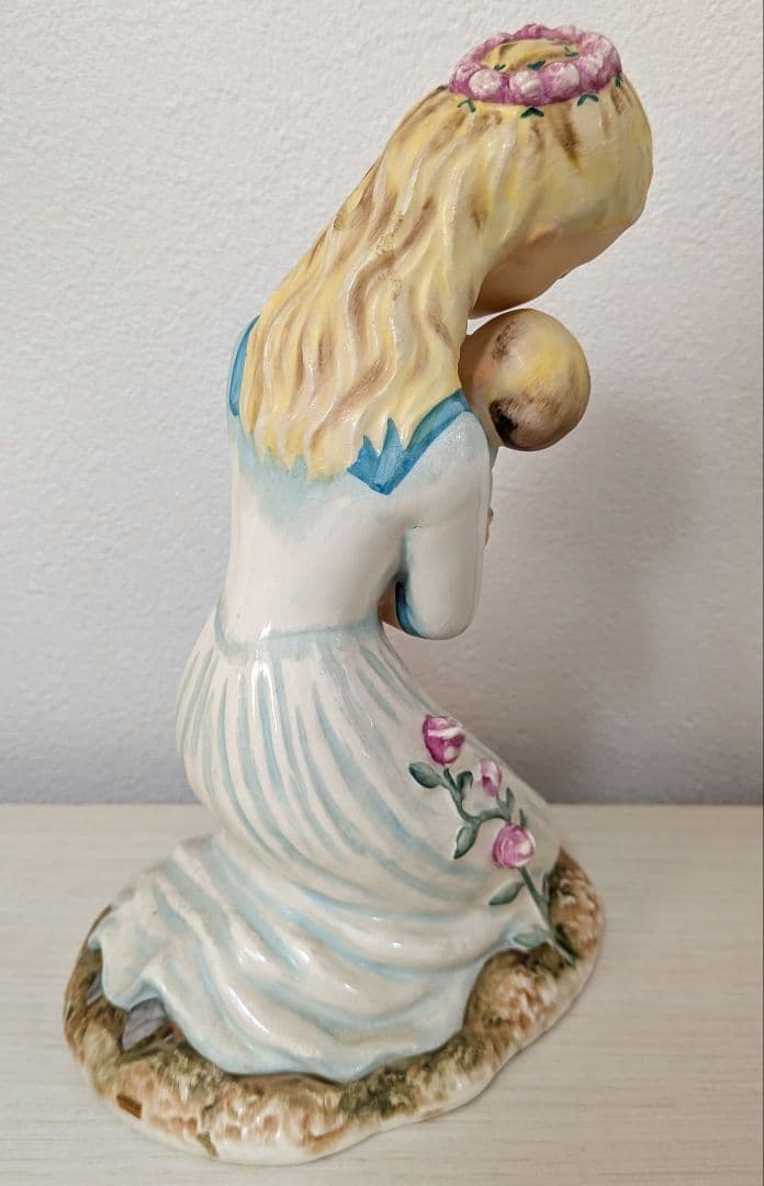 ビンテージ ゲーベル社 フンメル人形　子を抱きしめる母