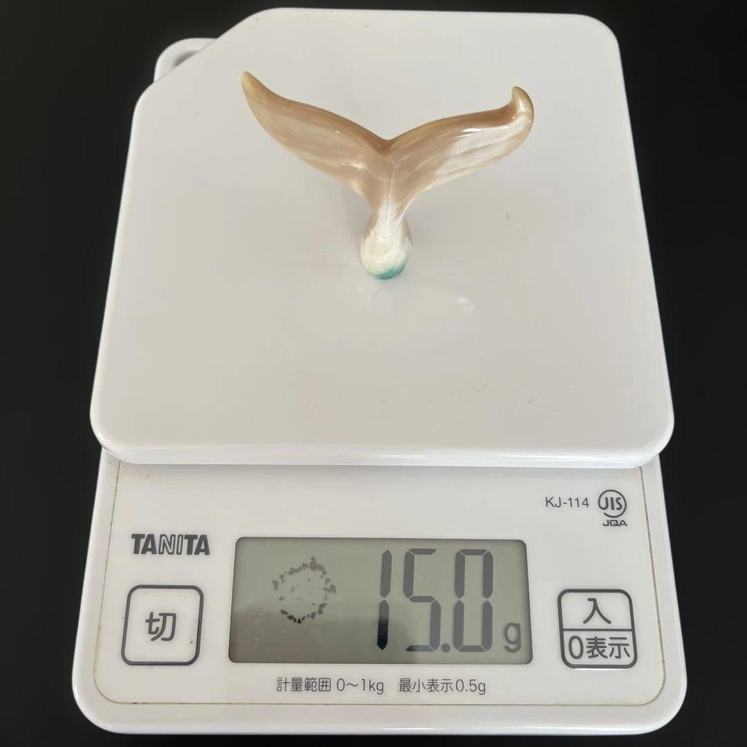 夜光貝、クジラの尾 置物（2）