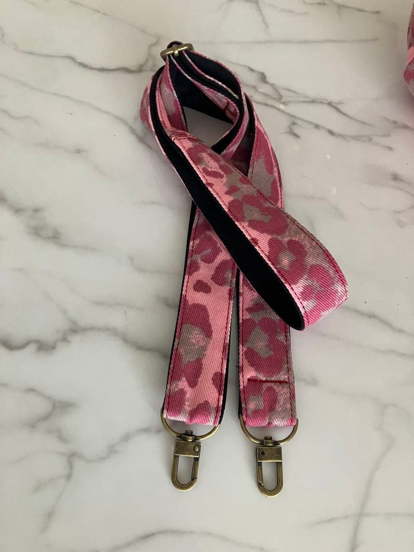 950 あや　ピンクヒョウ柄デニムリメイクバック　ハンドメイド