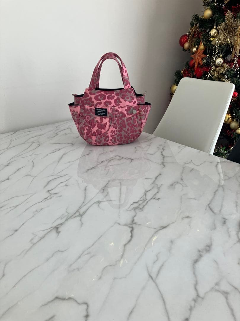 950 あや　ピンクヒョウ柄デニムリメイクバック　ハンドメイド