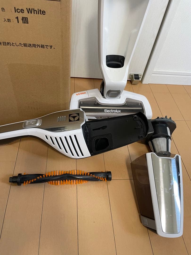 エレクトロラックス　エルゴラピード・リチウム ZB3104 ホワイト　箱あり