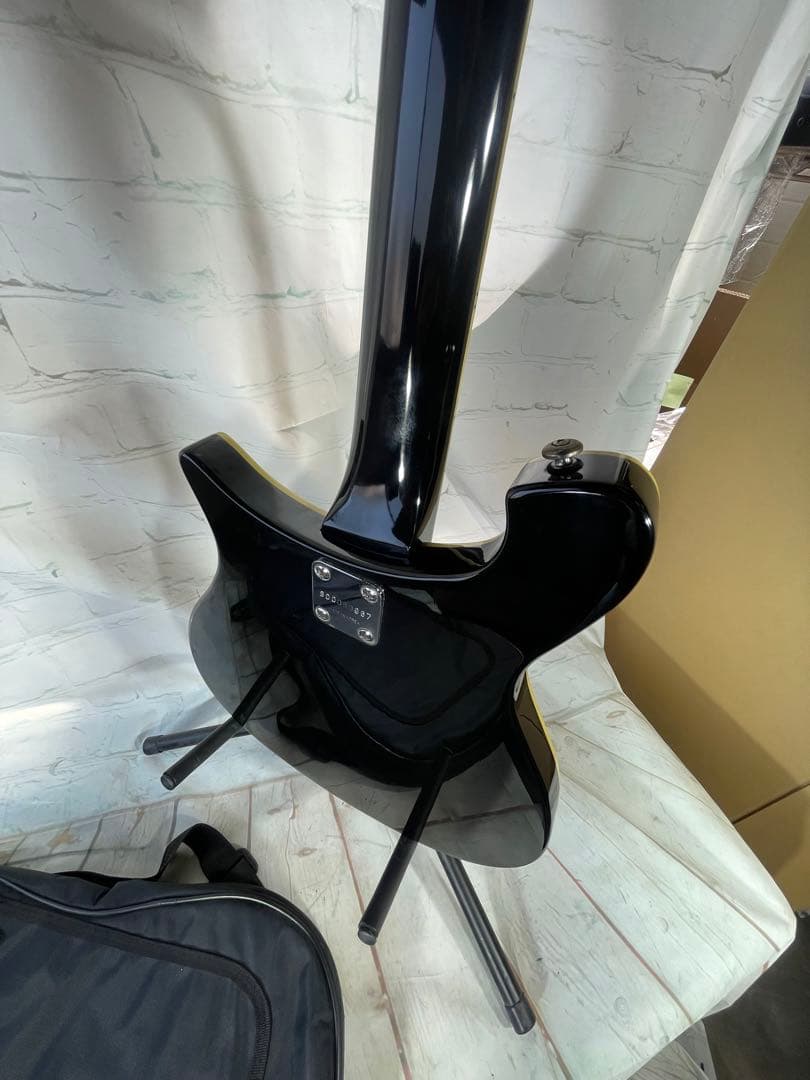 Rock’n’roller AriaProII Rickenbacker 620