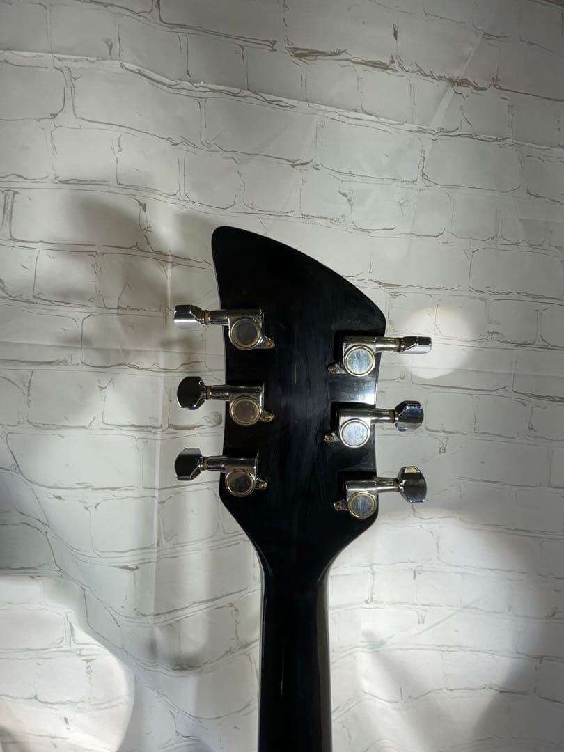 Rock’n’roller AriaProII Rickenbacker 620