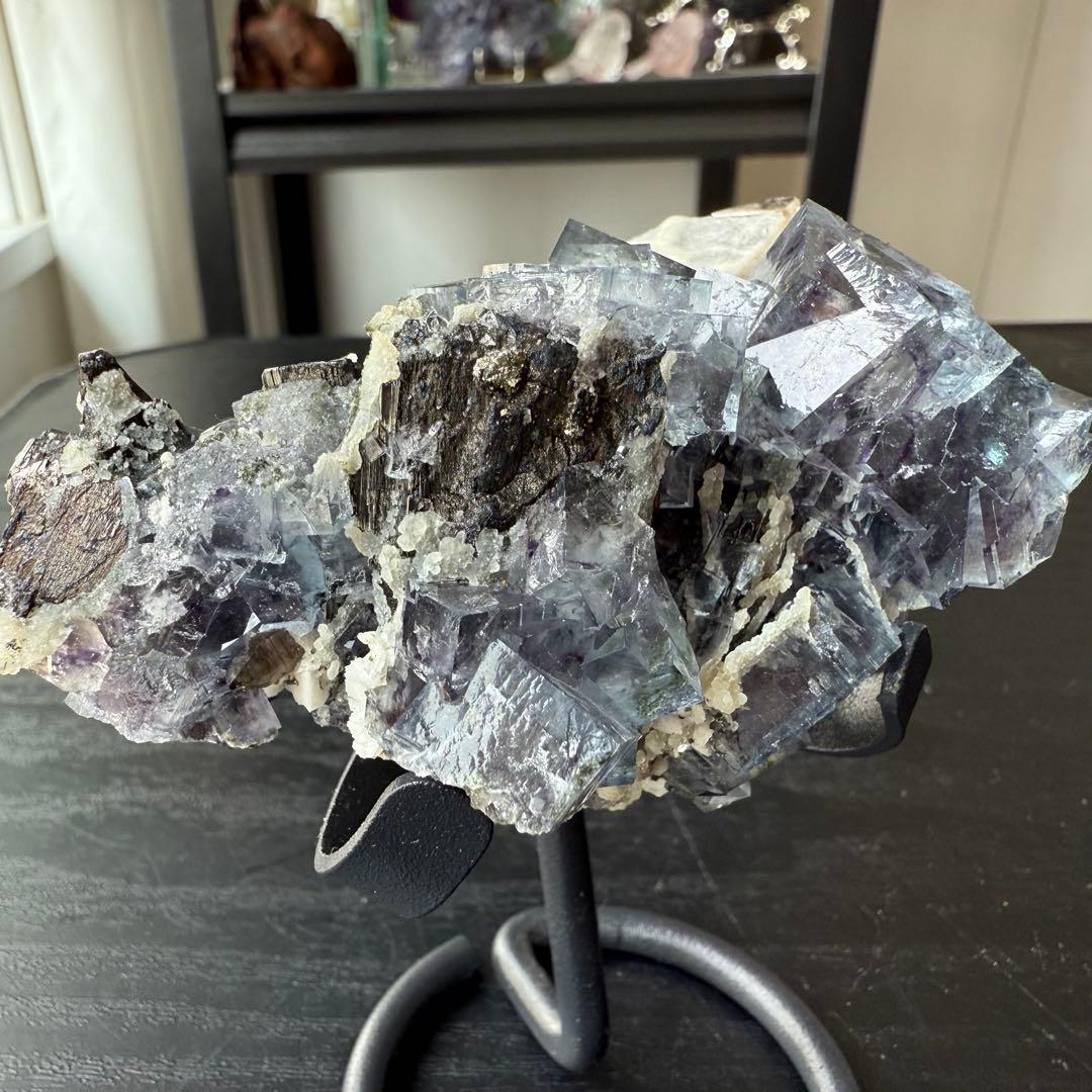 天然石カルサイト&ウォルフラマイト共生のフローライト原石NO.062313