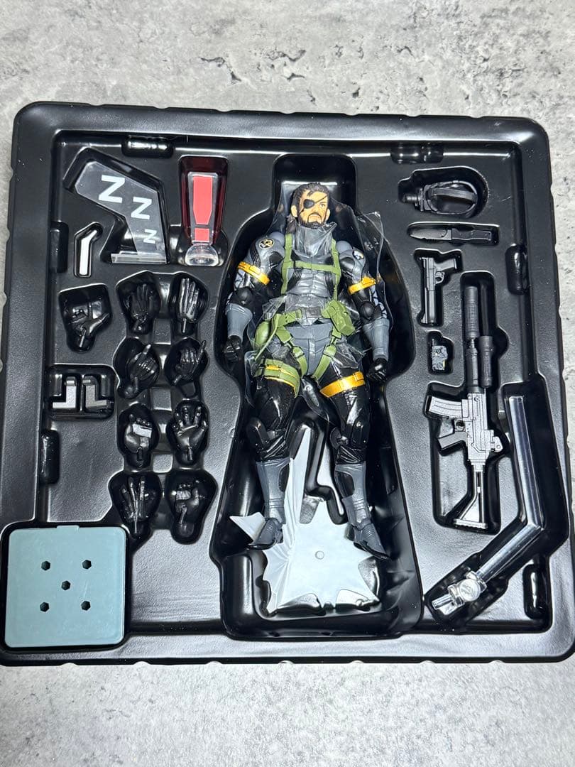 連休中値下げ〜リボルテック スネーク　メタルギアソリッド　MGS V PW EX